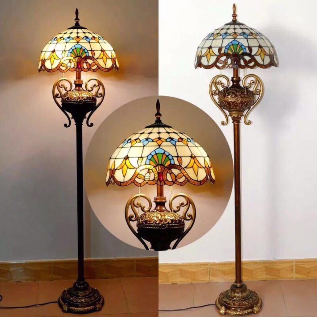 美しいガラスはどこから見ても華やかで美しい。繊細な造りの素敵なステンドランプ消灯時も素敵なインテリアになりますねサイズ ：幅約40 x高さ約165 cmワット数 ：60w x 3 (口金 E26）コードの長さ: 150cm素材：ガラス、樹脂、合金、鉄★在庫は日々変動しておりますので万が一売り切れの場合は注文をキャンセルさせて頂く場合がございます。お早めにご注文お願い致します。★購入後のキャンセルは、ご遠慮ください。★検品のため開封してある場合があります。★在庫状況により、お届けまでお時間が掛かる場合がございます。また、生産中止等の理由でお届け出来ない場合がございます。★複数ご注文の場合やお急ぎの場合は必ず事前に納期のお質問をお願いいたします。注意事項1、ランプがつくかどうかの確認をしてから出荷しますので、多少緩衝材がいたんだりします。ご了承ください。プロの職人さんによる手造りランプのため、大きさや色合い、接合部分など機械的に作ったものとは違って、一つ一つ違います。アウトレット込みです。2、表記と多少の差異が生じることもござ います。予めご了承の上、お買い求めくださいませ3、ご利用のPC環境により、実際の商品と色が異なる場合がございます。予めご了承ください。4、新品未使用品ですが、外箱に初期からのスレ、剥げ歪みなどあります。5、海外品ですので、気にされる方はご遠慮下さい。6、この商品は、全て手作り手描きの製品のため、商品により重量・形状の歪み・個体差、釉薬の掠れ、 針穴のような凹み、滲み、色とび、黒点、多少の傷・欠け、突起、ざらつき、濃淡差、色ムラなどがある 場合がございますが不良商品ではございません。7、素材の色・風合いなど、ディスプレーにより、一部写真と実物が異なる場合がございますので、あらか じめご了承ください。8、この商品は、購入後発送まで9日程度を要しますので、ご理解の上ご購入頂きますようお願い致します，お急ぎの方はご注文をご遠慮ください※商品によっては外国輸入品及び受注生産により商品発送まで約6~9日(2月に注文される場合ははメーカーが休みになるので3月に生産・発送となる場合があります。）