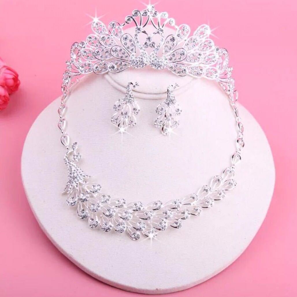 A015692ウェディング 花嫁3点セット アクセサリー ティアラ+イヤリング+ネックレス ．