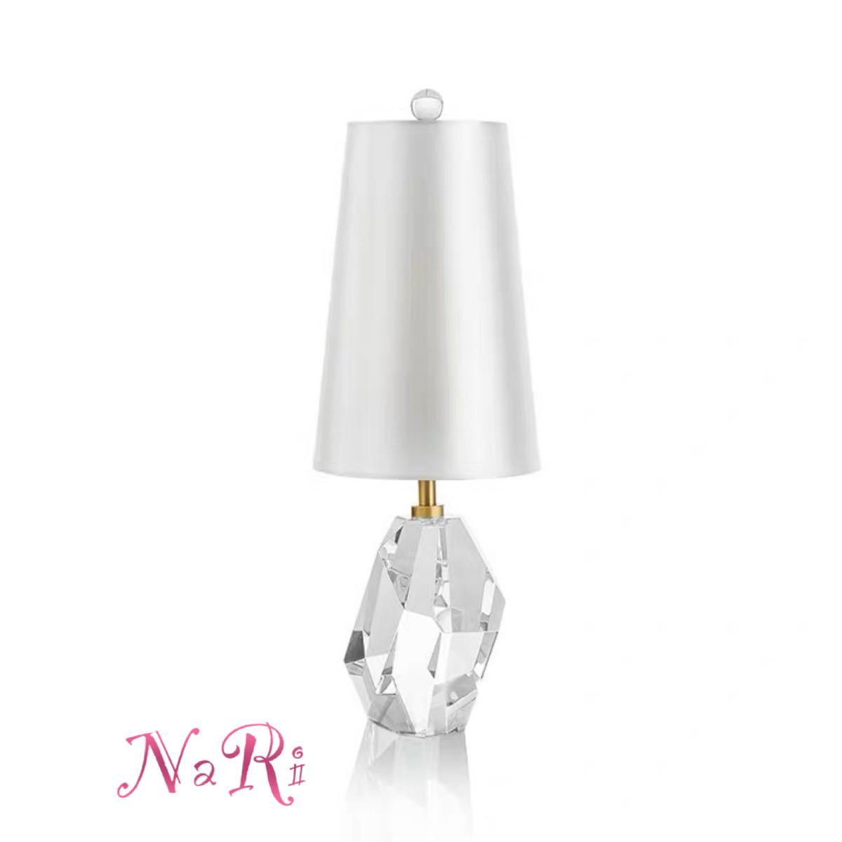 【商品仕様】■個口数：1 （〜40Wまで対応）■E26白熱球、電球型蛍光灯、LED電球使用可能■使用電球：1個（※電球は付属しておりません）■商品外寸：幅約19 ×高さ約55 (cm)※サイズの誤差は多少発生します。ご了承下さい。★購入後のキャンセルは、ご遠慮ください。★検品のため開封してある場合があります。★複数ご注文の場合やお急ぎの場合は必ず事前に納期のお質問をお願いいたします。注意事項1、ご利用のPC環境により、実際の商品と色が異なる場合がございます。予めご了承ください。2、新品未使用品ですが、外箱に初期からのスレ、剥げ歪みなどあります。3、海外品ですので、気にされる方はご遠慮下さい。4、この商品は、購入後発送まで8日程度を要しますので、ご理解の上ご購入頂きますようお願い致します，お急ぎの方はご注文をご遠慮ください5、素材の色・風合いなど、ディスプレーにより、一部写真と実物が異なる場合がございますので、あらか じめご了承ください。上記理由の返品交換は承ることが出来ませんので予めご了承くださいませ