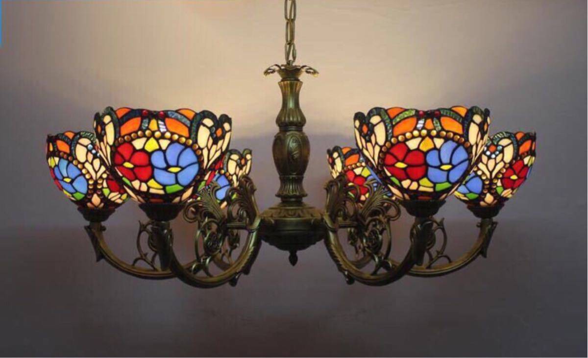 美しいガラスはどこから見ても華やかで美しい。繊細な造りの素敵なステンドランプ消灯時も素敵なインテリアになりますねサイズ ：約 幅86 x 長さ55~90(cm)ワット数 ：　電球60W×6個（E26）素材：ガラス、樹脂、合金、鉄★取付工事は電気工事士にご相談してください。★在庫は日々変動しておりますので万が一売り切れの場合は注文をキャンセルさせて頂く場合がございます。お早めにご注文お願い致します。★購入後のキャンセルは、ご遠慮ください。★検品のため開封してある場合があります。★在庫状況により、お届けまでお時間が掛かる場合がございます。また、生産中止等の理由でお届け出来ない場合がございます。★複数ご注文の場合やお急ぎの場合は必ず事前に納期のお質問をお願いいたします。注意事項1、ランプがつくかどうかの確認をしてから出荷しますので、多少緩衝材がいたんだりします。ご了承ください。プロの職人さんによる手造りランプのため、大きさや色合い、接合部分など機械的に作ったものとは違って、一つ一つ違います。アウトレット込みです。2、表記と多少の差異が生じることもござ います。予めご了承の上、お買い求めくださいませ3、ご利用のPC環境により、実際の商品と色が異なる場合がございます。予めご了承ください。4、新品未使用品ですが、外箱に初期からのスレ、剥げ歪みなどあります。5、海外品ですので、気にされる方はご遠慮下さい。6、この商品は、全て手作り手描きの製品のため、商品により重量・形状の歪み・個体差、釉薬の掠れ、 針穴のような凹み、滲み、色とび、黒点、多少の傷・欠け、突起、ざらつき、濃淡差、色ムラなどがある 場合がございますが不良商品ではございません。7、素材の色・風合いなど、ディスプレーにより、一部写真と実物が異なる場合がございますので、あらか じめご了承ください。8、この商品は、購入後発送まで7~10日程度を要しますので、ご理解の上ご購入頂きますようお願い致します，お急ぎの方はご注文をご遠慮ください上記理由の返品交換は承ることが出来ませんので予めご了承くださいませ。