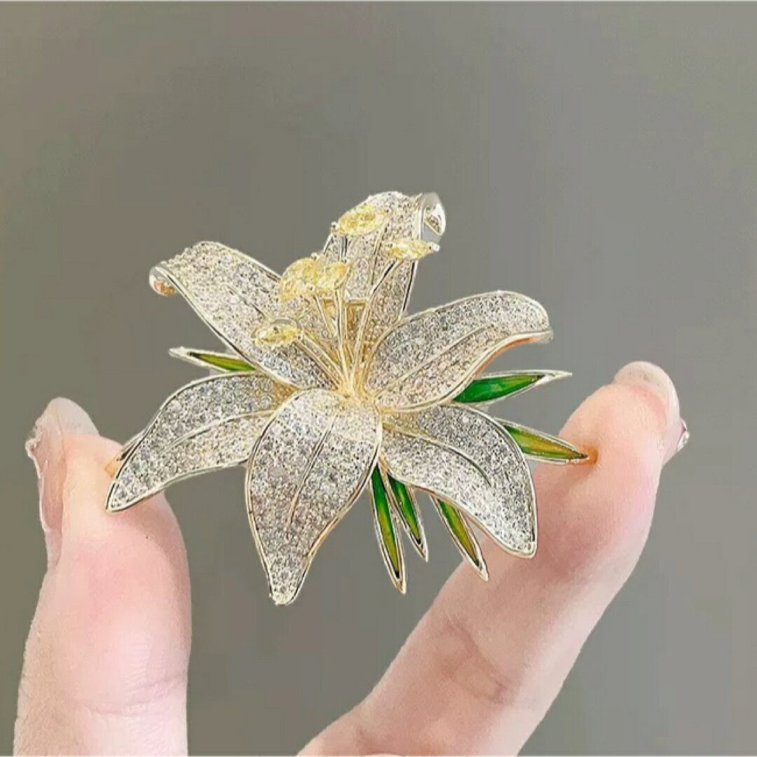 フラワーモチーフ ブローチ ラインストーン クリスタル風 花アクセサリー