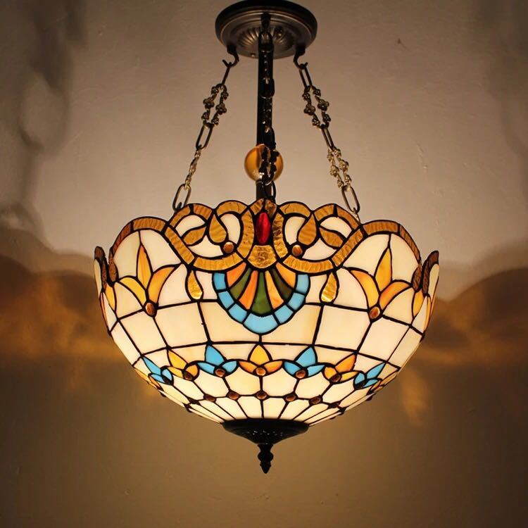 A043795ステンドグラス ペンダントライト ．豪華天井照明ステンドグラスランプ ガラス工芸品． 電源直..