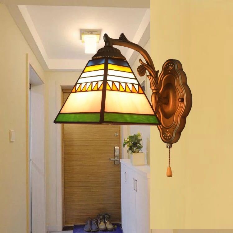 A012044壁掛け照明 ステンドグラス ランプ 壁掛け灯．