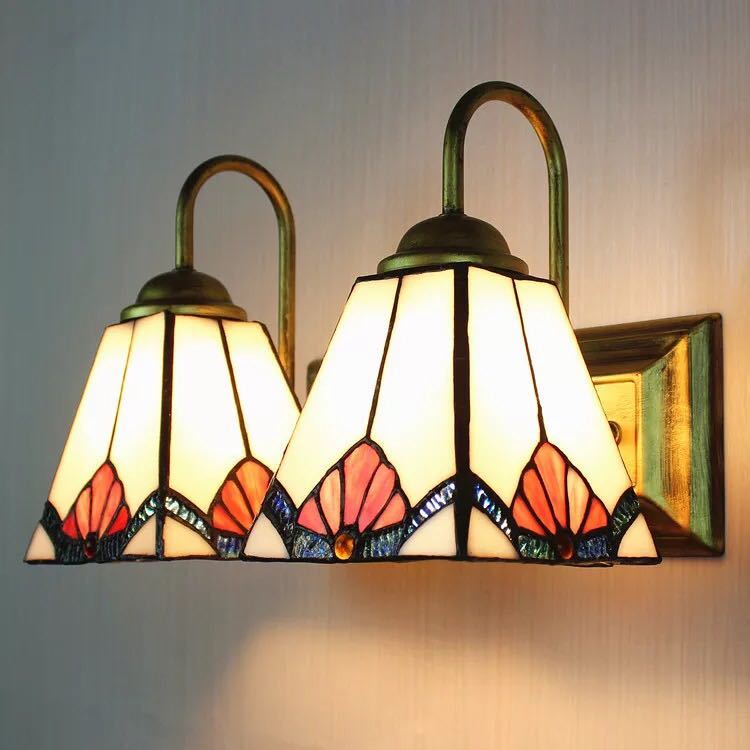 A022665壁掛け照明 ステンドグラス ランプ 壁掛け灯 ．