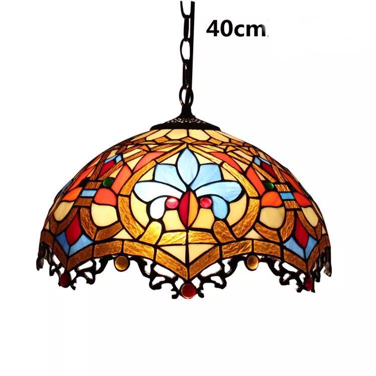 ●こちらの商品には電球は付属しておりません●器具本体を天井や壁面へ直接ビスを打ち込んでしっかりと固定する作業が必要です。●安全の為にも、必ず専門の電気工事士の方に取り付けてもらうようにして下さい。●天井に引っ掛けシーリングがあればワンタッチで取り付けできます。ワット数 ：40w×1（口金 E26）サイズ ：直径40cmコード長さ：60cm★万が一入荷予定がない場合は、キャンセルさせていただく場合もございますことをあらかじめご了承ください。★海外並行輸入品のため、商品にも多少のキズなどは避けれない。包装の袋に破損や輸入途中でタグが抜け落ちる事がある場合が御座います。御注文をご遠慮下さい。完璧な物を求める神経質な方は御注文をお控下さい注意事項1、ランプがつくかどうかの確認をしてから出荷しますので、多少緩衝材がいたんだりします。ご了承ください。プロの職人さんによる手造りランプのため、大きさや色合い、接合部分など機械的に作ったものとは違って、一つ一つ違います。アウトレット込みです。2、表記と多少の差異が生じることもござ います。予めご了承の上、お買い求めくださいませ3、ご利用のPC環境により、実際の商品と色が異なる場合がございます。予めご了承ください。4、新品未使用品ですが、外箱に初期からのスレ、剥げ歪みなどあります。5、海外品ですので、気にされる方はご遠慮下さい。6、素材の色・風合いなど、ディスプレーにより、一部写真と実物が異なる場合がございますので、あらか じめご了承ください。7、この商品は、購入後発送まで8日程度を要しますので、ご理解の上ご購入頂きますようお願い致します，お急ぎの方はご注文をご遠慮ください上記理由の返品交換は承ることが出来ませんので予めご了承くださいませ。