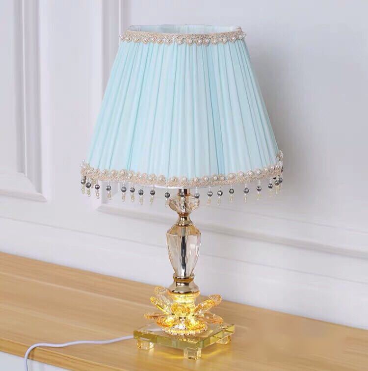 【商品仕様】■個口数：1 （〜40Wまで対応）■E26白熱球、電球型蛍光灯、LED電球使用可能■使用電球：1個（※電球は付属しておりません）■商品外寸：幅約31 x 高さ約52 (cm)※サイズの誤差は多少発生します。ご了承下さい。★購入後...