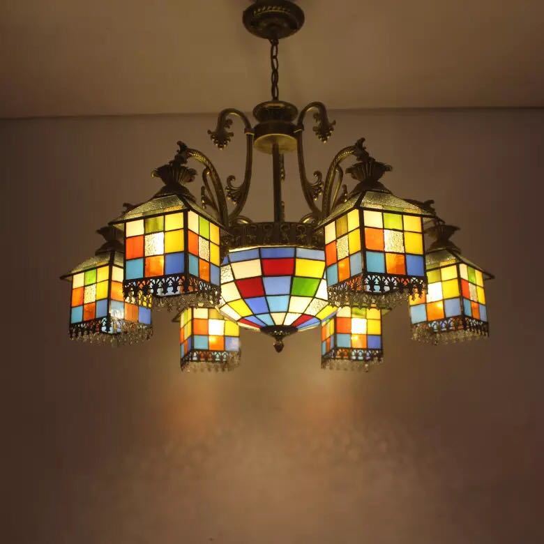 A039748ステンドグラス　ペンダントライト 豪華天井照明ステンドグラスランプ ガラス工芸品．在庫あり ..