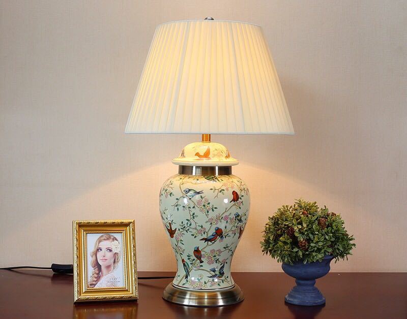 【商品仕様】■個口数：1 （〜40Wまで対応）■E26白熱球、電球型蛍光灯、LED電球使用可能■使用電球：1個（※電球は付属しておりません）■商品外寸：幅約37×高さ約65 (cm)※サイズの誤差は多少発生します。ご了承下さい。★購入後のキ...