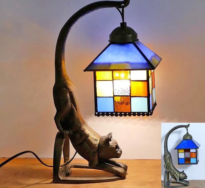 美しいガラスはどこから見ても華やかで美しい。繊細な造りの素敵なステンドランプ消灯時も素敵なインテリアになりますねサイズ ：約 幅22 x 高さ35（cm）ワット数 ：電球40W×1 個（E26）素材：ガラス、樹脂、合金、鉄★取付工事は電気工...