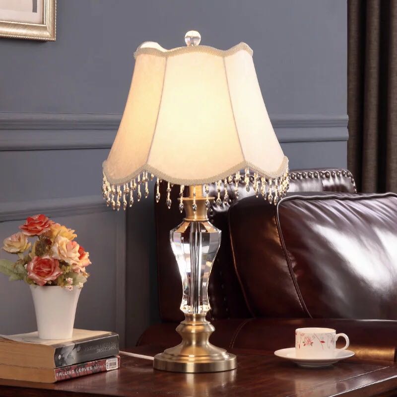 A045093照明スタンドライト テーブルランプ デスクライト 卓上ステンド ．高級水晶スタンド