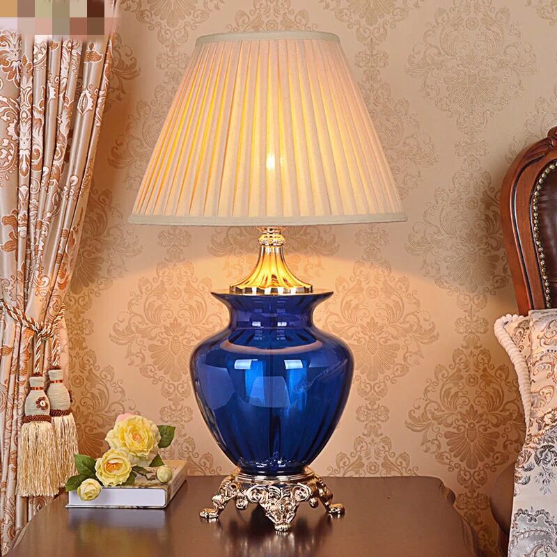【商品仕様】■個口数：1 （〜40Wまで対応）■E26白熱球、電球型蛍光灯、LED電球使用可能■使用電球：1個（※電球は付属しておりません）【商品サイズ（単位約mm）】■商品外寸：幅約43×高さ約72(cm)※サイズの誤差は多少発生します。ご了承下さい。★在庫は日々変動しておりますので万が一売り切れの場合は注文をキャンセルさせて頂く場合がございます。お早めにご注文お願い致します。★購入後のキャンセルは、ご遠慮ください。★検品のため開封してある場合があります。★在庫状況により、お届けまでお時間が掛かる場合がございます。また、生産中止等の理由でお届け出来ない場合がございます。★複数ご注文の場合やお急ぎの場合は必ず事前に納期のお質問をお願いいたします。注意事項1、ご利用のPC環境により、実際の商品と色が異なる場合がございます。予めご了承ください。2、新品未使用品ですが、外箱に初期からのスレ、剥げ歪みなどあります。3、海外品ですので、気にされる方はご遠慮下さい。4、この商品は、購入後発送まで10日程度を要しますので、ご理解の上ご購入頂きますようお願い致します，お急ぎの方はご注文をご遠慮ください5、素材の色・風合いなど、ディスプレーにより、一部写真と実物が異なる場合がございますので、あらか じめご了承ください。上記理由の返品交換は承ることが出来ませんので予めご了承くださいませ