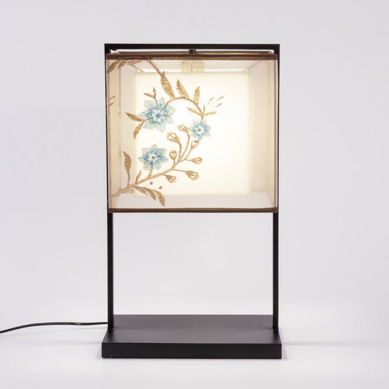 A003070照明スタンドライト テーブルランプ デスクライト． 卓上ステンド 刺繍あり