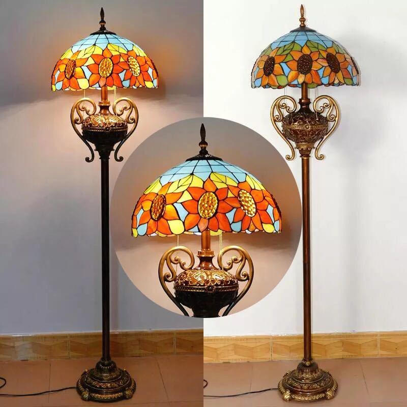 美しいガラスはどこから見ても華やかで美しい。繊細な造りの素敵なステンドランプ消灯時も素敵なインテリアになりますねサイズ ：幅約40 x 高さ約160cmワット数 ：60w x 2(口金 E26）コードの長さ: 150cm素材：ガラス、樹脂、...