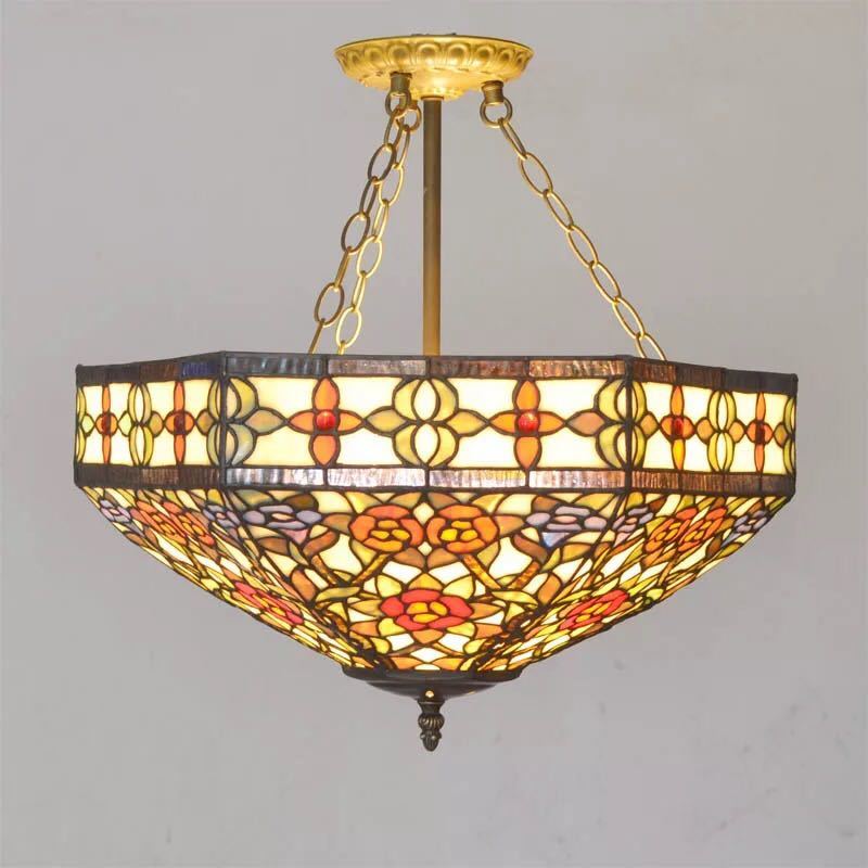 美しいガラスはどこから見ても華やかで美しい。繊細な造りの素敵なステンドランプ消灯時も素敵なインテリアになりますねサイズ ：約 幅45 x 高さ45(cm)ワット数 ： 電球60W×3個（E26）素材：ガラス、樹脂、合金、鉄★取付工事は電気工事士にご相談してください。★在庫は日々変動しておりますので万が一売り切れの場合は注文をキャンセルさせて頂く場合がございます。お早めにご注文お願い致します。★購入後のキャンセルは、ご遠慮ください。★検品のため開封してある場合があります。★在庫状況により、お届けまでお時間が掛かる場合がございます。また、生産中止等の理由でお届け出来ない場合がございます。★複数ご注文の場合やお急ぎの場合は必ず事前に納期のお質問をお願いいたします。注意事項1、ランプがつくかどうかの確認をしてから出荷しますので、多少緩衝材がいたんだりします。ご了承ください。プロの職人さんによる手造りランプのため、大きさや色合い、接合部分など機械的に作ったものとは違って、一つ一つ違います。アウトレット込みです。2、表記と多少の差異が生じることもござ います。予めご了承の上、お買い求めくださいませ3、ご利用のPC環境により、実際の商品と色が異なる場合がございます。予めご了承ください。4、新品未使用品ですが、外箱に初期からのスレ、剥げ歪みなどあります。5、海外品ですので、気にされる方はご遠慮下さい。6、この商品は、全て手作り手描きの製品のため、商品により重量・形状の歪み・個体差、釉薬の掠れ、 針穴のような凹み、滲み、色とび、黒点、多少の傷・欠け、突起、ざらつき、濃淡差、色ムラなどがある 場合がございますが不良商品ではございません。7、素材の色・風合いなど、ディスプレーにより、一部写真と実物が異なる場合がございますので、あらか じめご了承ください。8、この商品は、購入後発送まで7~10日程度を要しますので、ご理解の上ご購入頂きますようお願い致します，お急ぎの方はご注文をご遠慮ください上記理由の返品交換は承ることが出来ませんので予めご了承くださいませ。