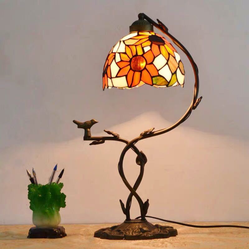 A019960ステンドグラスランプ 卓上スタンド 豪華テーブルランプ 卓上照明 ガラス工芸スタンド