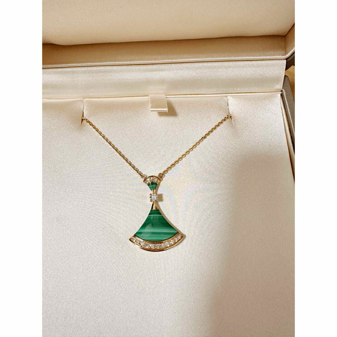 A064956ブルガリBVLGARIピンクゴールド18金ディーヴァドリームマラカイトネックレス