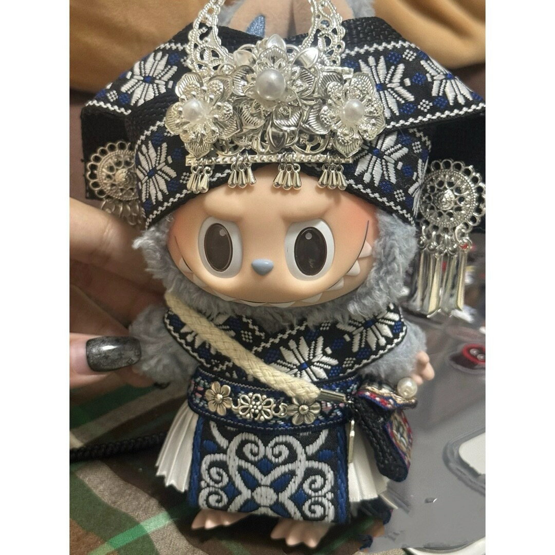 商品説明 ラブブ商品は着替えのみ、labubu本体を付いてないです。商品内容（人形は含まれません） ?服 ?帽子 ?バッグ※丁寧にお作りしていますが、素人ハンドメイド品の為縫い目のズレ、歪み、よれ等がある場合がございます。ご了承頂ける方のみ...