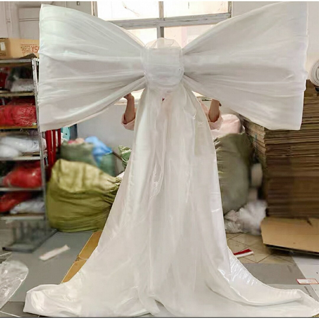 特大リボン装飾 結婚式ロングテール演出 ウェディング撮影 背景デコレーション