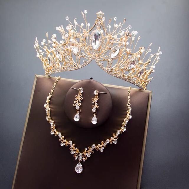 A058062ウェディング 花嫁3点セット ．アクセサリー ティアラ+イヤリング+ネックレス