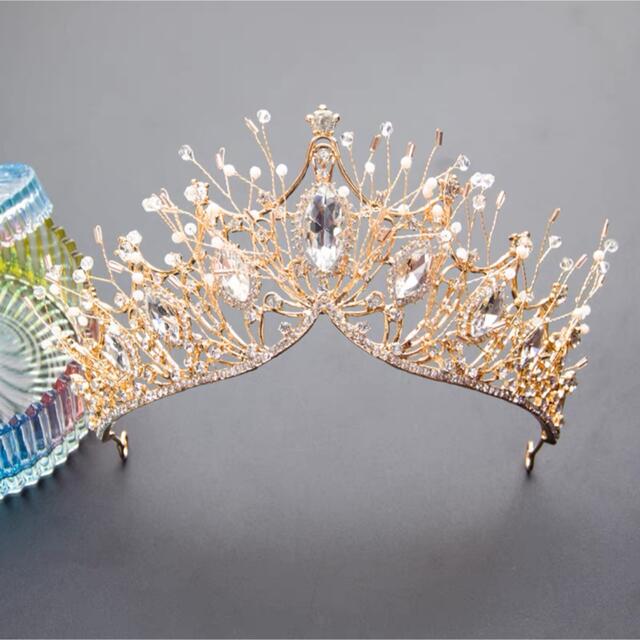 A058062ウェディング 花嫁3点セット ．アクセサリー ティアラ+イヤリング+ネックレス