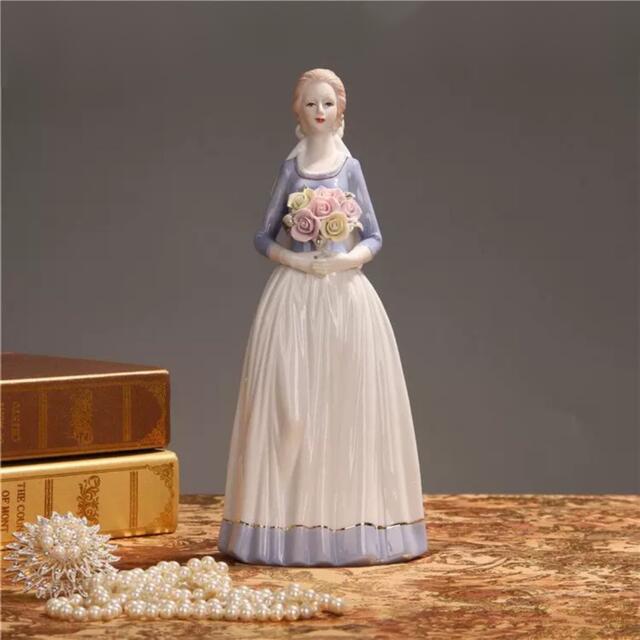 A055634陶器 置物 西洋調陶器 北欧風磁器 陶器製人形 磁器製品 ．手作り．部屋飾り