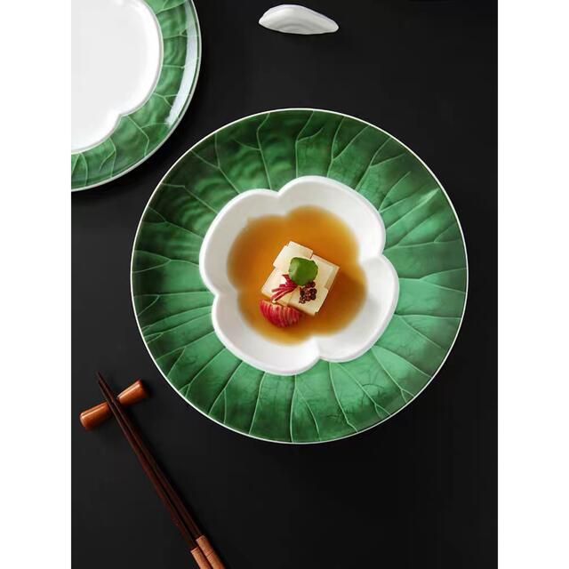 商品説明 大皿サイズ：幅28x高さ5（cm）素材：陶器☆☆★★★★★★★★★★★★★☆☆◆お客様のご覧になっているモニター等により多少色が異なる場合がございます。あらかじめご了承ください。◆複数ご注文の場合やお急ぎの場合は必ず事前に納期のお...