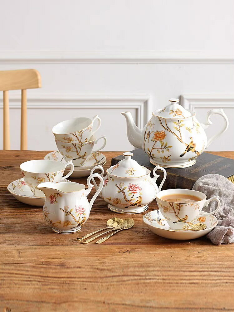 A000752上品ティーカップ＆ソーサー 6客セット 花柄 陶器．食器 お皿