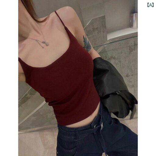 インナー アンコラ レッドの 美しい スリムフィットの 小さい キャミソール ベスト。 胸 パッドと ブラッシュ ドトップが 一体と なった バックブラ 付き。 インナー アンコラ レッドの 美しい スリムフィットの 小さい キャミソール ベスト。 胸 パッドと ブラッシュ ドトップが 一体と なった バックブラ 付き。