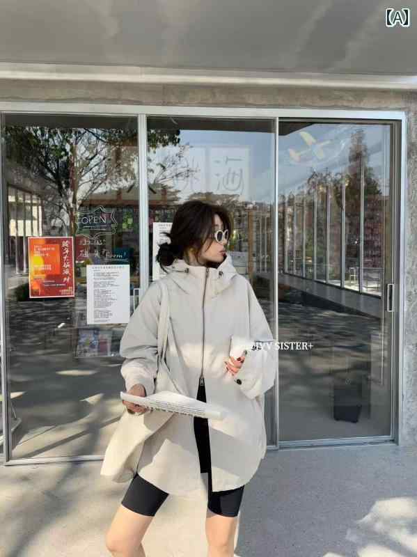 パーカー マウンテン アウトドア 春の新作、JVV SISTERのフード付きジップフロントの防風防寒アウターウェア。シンプルなカラーで、アウトドアやカジュアルな...