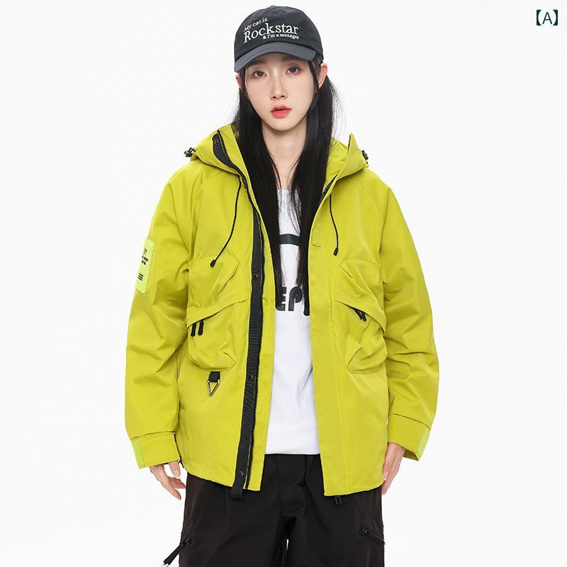 2025年春の新作、男女兼用の3-in-1アウトドアジャケット。防風・防水の登山服で、草原グリーンカラー。