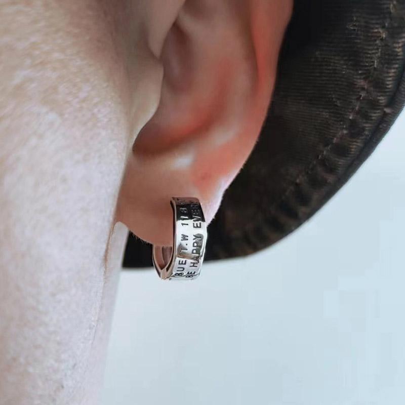 メンズ イヤリング 個性的 男性用 レトロ ファッション イヤリング 個性的な ワイド フェイス 925 スター リング シルバーイヤリングの メンズ ハイエンド センスの な