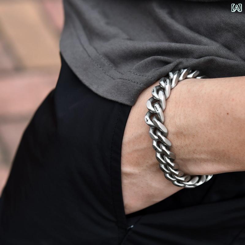 ネックレス メンズ ヒップ ホップ 両面 ブラッシュ キューバ ネックレス メンズ ヒップ ホップ レディース ショート 同じ スタイル つや消し レタリング ...