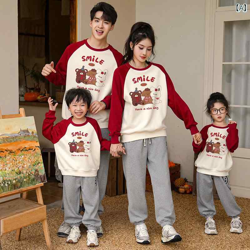 さまざまな 親子の 服装 スウェットシャツ 春の 3人または 4人 家族 2025年の ベルベットの 家族の 肖..