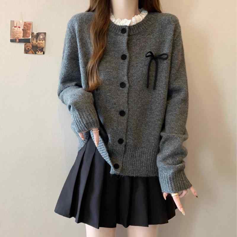 ニット カーディガン 女性用 秋冬 グレー 蝶結び リボン 付け 開き セーター 暖か 厚手 ショート丈 スタイリッシュ トップス コットン混 柔らかい 着心地 軽量 レイヤード 普段使い 秋冬 コーディネート かわいい シルエット 伸縮性 吸湿性