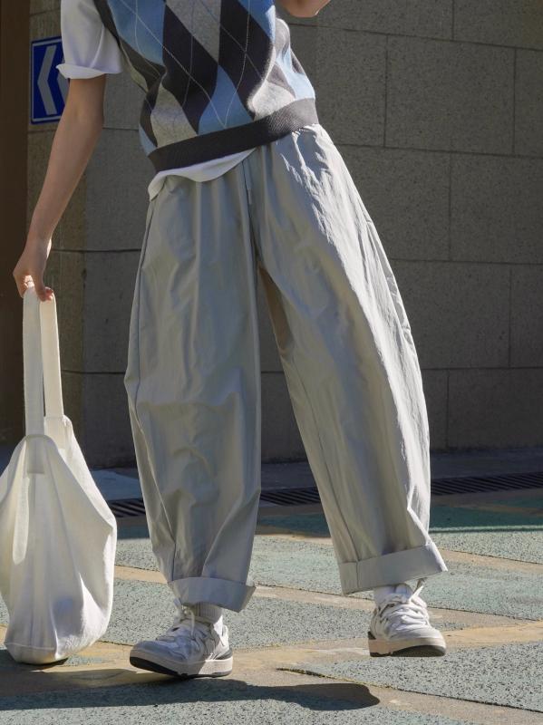 パンツ 女性用 春夏 ロングパンツ ワイドレッグ ゆったりシルエット 弧形 軽量 通気性 良い ガードル シルエット強調 日常使い カジュアル デイリーウェア コットン混 ストレッチ素材 ブラック グレー ベージュ ピンク系 アイボリー 膝下丈