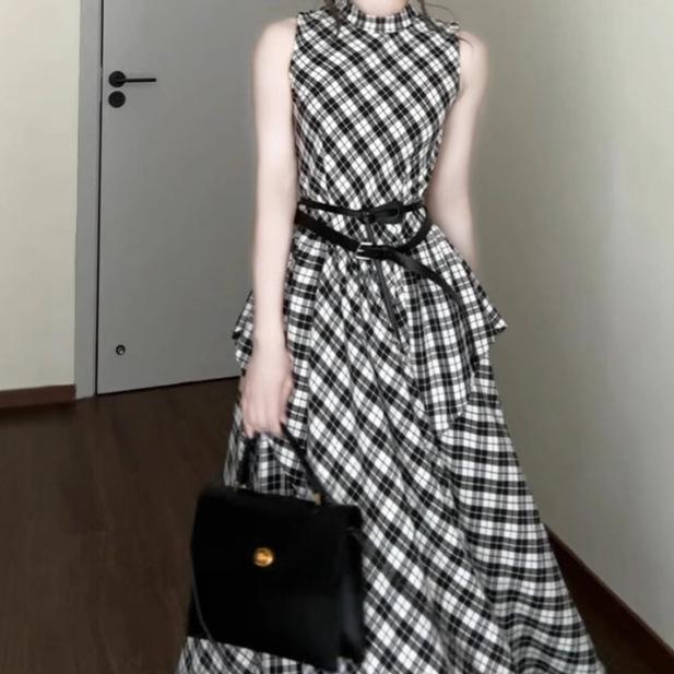 Rakuten - 春夏 女性用 ロングドレス フレンチスタイル ビンテージ 黒白 チェック柄 無袖 スリット 切り替え 吸湿速乾 軽量 伸縮性 通勤 普段使い ハイウエスト 膝下丈 シンプル 涼しい