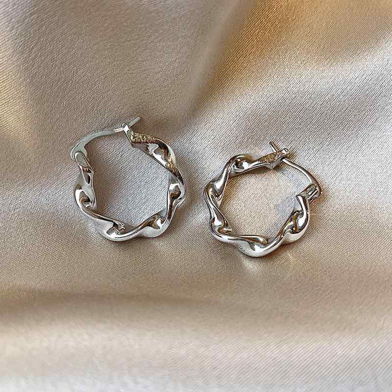 Amethyst - イヤリング 女性用 金属 個性的 不規則 クール ストリートファッション 高級感 モダン アクセサリー シルバー ゴールド 軽量 普段使い 通勤 シンプル 洗練