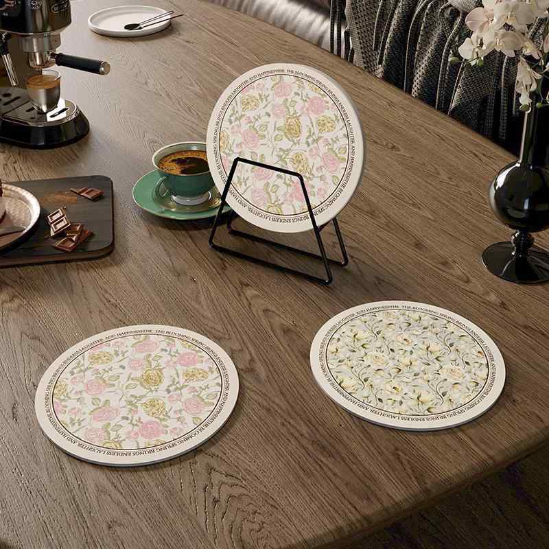 食卓マット コースター 防熱パッド 耐高温 吸水 断熱 テーブルプロテクター アメリカンスタイル 高級感 キッチン用 ダイニング 軽量 鍋碗皿対応 茶杯置き 日常使い 機能的
