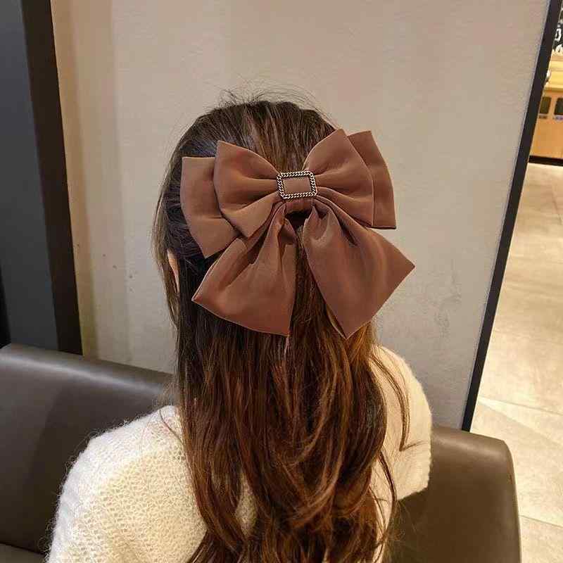 ヘアアクセサリー 蝶結び クリップ ヘアピン サテン素材 布 韓国 秋冬用 後頭部 トップ 日常使い かわいい 軽量 伸縮性