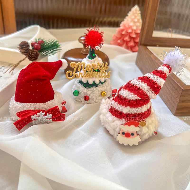 クリスマス ヘアアクセサリー ポンポン ヘアクリップ バナナクリップ ツリー飾り ヘアピン 帽子飾り かわいい 冬 コーディネート アイテム 軽量 プラスチック素材 ピンク系 グリーン 赤