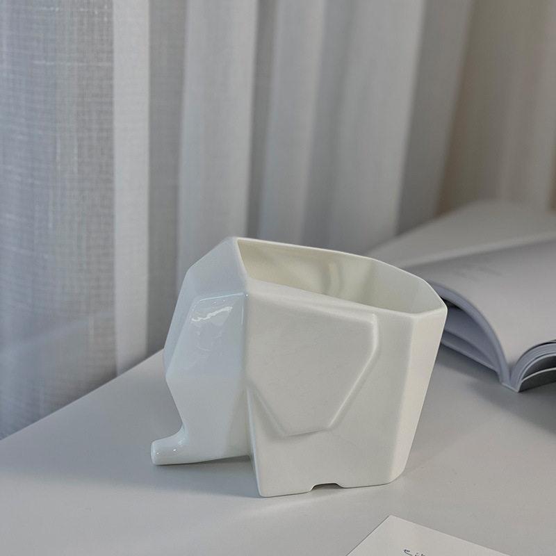 箸立て 小象 陶器 北欧 ボーンチャイナ キッチン収納 水切り筒 ナイフ フォーク スプーン 立て かわいい インテリア雑貨 食器整理 耐久性 軽量