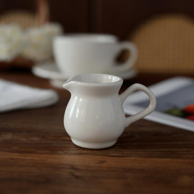 ミルクポット 陶器 白 ミニサイズ 電子レンジ対応 カフェ用品 シロップジャグ コーヒードリップ キッチンウェア 耐熱 シンプル 日常使い