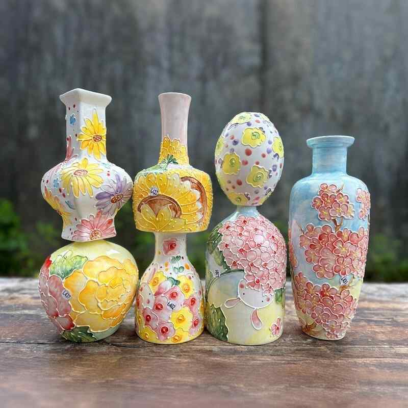 花瓶 手描き 陶器 小型 ドライフラワー 挿し 水耕え 卓上 飾り リビング デスク インテリア セラミック 家庭用 オフィス用 装飾品・カテゴリ: 花瓶・風・主な素材: 陶器・サイズ: 中型・対象: 人工花・設置場所: 床.卓上・カラー展開: 透明.淡紫.青.橙赤.米白.孔雀藍.翠緑.レモン黄.花色.シャンパン色.明黄.卡其.銀.墨緑.紫.金.酒紅.紅.黄.駝.青.淡青.緑.灰.淡灰.深茶.白.杏.宝藍.湖藍.淡茶.淡緑.黒.深藍.藏青.橙.淡黄.蓮色.紫羅蘭.薑黄.褐.西瓜紅.蛍光緑.栗.玫紅.深灰.深紫.桃.チョコレート色.深卡其布.軍緑.天藍.珈琲色.紫紅