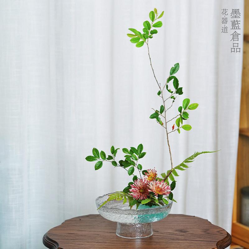 花器 透明ガラス 高脚 フラワートレイ フルーツディッシュ 和風 茶点ボウル ドライフルーツ鉢 デザート皿 ナッツボウル リビング テーブル デスク インテリア 飾り皿・素材: ガラス・スタイル: シンプル・適用スペース: デスク・カラー展開: 水晶雨露高脚盤配合金プラスチック剣山.水晶雨露高脚盤・サイズ: 中・適用対象: 花.緑植