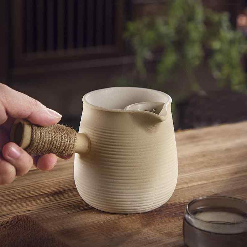 茶器セット 粗陶器 煮茶壺 炭炉 直火対応 囲炉裏風 フルセット 日式側把急須 日常使い 陶器 ティーセット 茶煮器 サイドハンドル・主な素材: 陶器・加工: 磨砂・カラー展開: 杏.湖ブルー.コーヒー.黒.黄.紺.ピンク.赤.青.紫・サイズ展開: 小.中.大