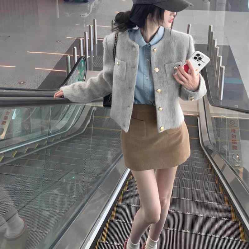 レディース 秋 3点セット 短め ウール コート ブラウス 膝丈スカート エレガント コーディネート 通勤用 上品 スタイル 軽量 素材 暖かみ 女性らしい シルエット