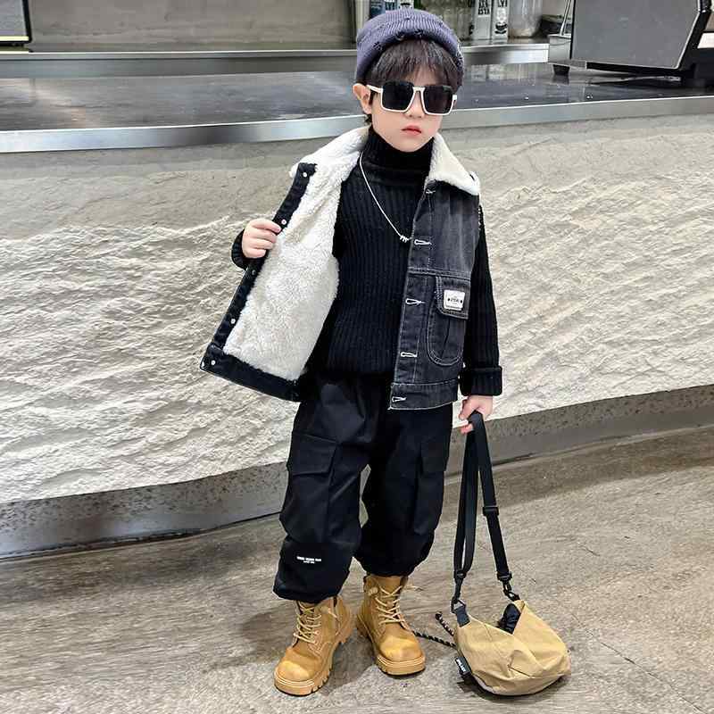 ベスト 男の子 キッズ デニム 厚手 暖か 秋冬 フリース ライニング 保温 外着 牛仔素材 子供服・スタイル: 韓版・厚さ: 厚手・襟型: スタンドカラー・着丈: 標準・開き: シングルブレスト・柄: 文字・性別: 男・対象年齢: 3-14歳・参考身長: 100cm,110cm,120cm,130cm,140cm,150cm・カラー展開: 黒.青