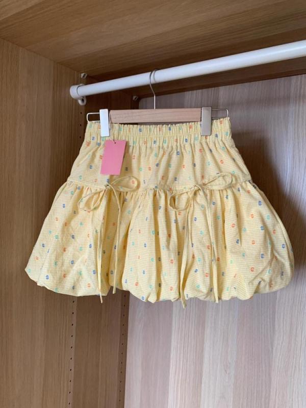 Skirts - スカート レディース 小花柄 イエロー 夏 ハイウエスト 伸縮性 フリル Aライン ミニ フレア 軽量 通気性 普段使い カジュアル