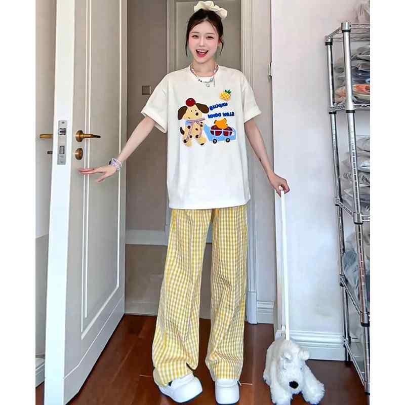 ワイドパンツ レディース 黄色 チェック柄 夏用 ハイウエスト 細見え ゆったり 落ち感 カジュアル 接触冷感 UVカット 軽量 吸湿速乾・・パンツ形状: ワイドレッグ・詳細: 立体カット・ウエスト: ハイウエスト・前開き: ゴム・丈: ロング・サイズ展開: S.M.L.XL・主な素材: ポリエステル65%.ビスコース35%・生地機能: 親肌通気性・シルエット: ・厚み: 薄手・カラー展開: イエロー.ピンク.赤.ブラック.紺