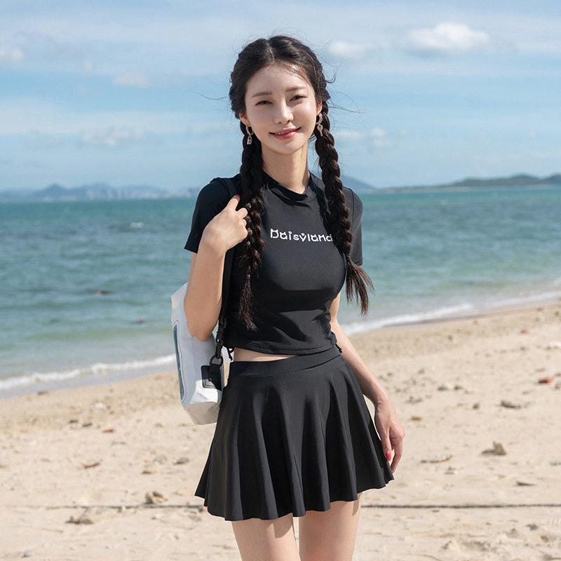 Rakuten - レディース セパレート 水着 短袖 控えめ 高級感 スリム お腹隠し 少女学生 温泉用 スイムウェア ビーチ対応 プール ビキニ トップ ボトム 快適 スタイル